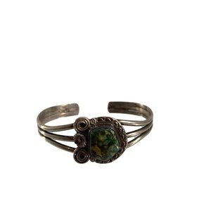 Vintage Cuff Bracelet Green Stone Silver Tone Boho Southwestern Style Wire Wrap